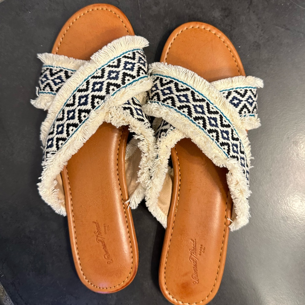 Universal thread boho sandals size 10 never worn
